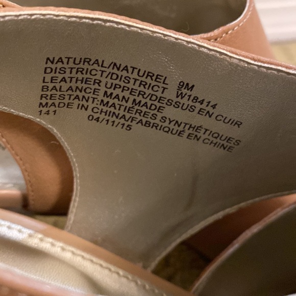 White Mountain Block Heels - Picture 4 of 5